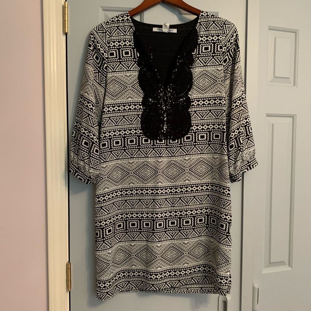 Unique printed dress w Embroidering